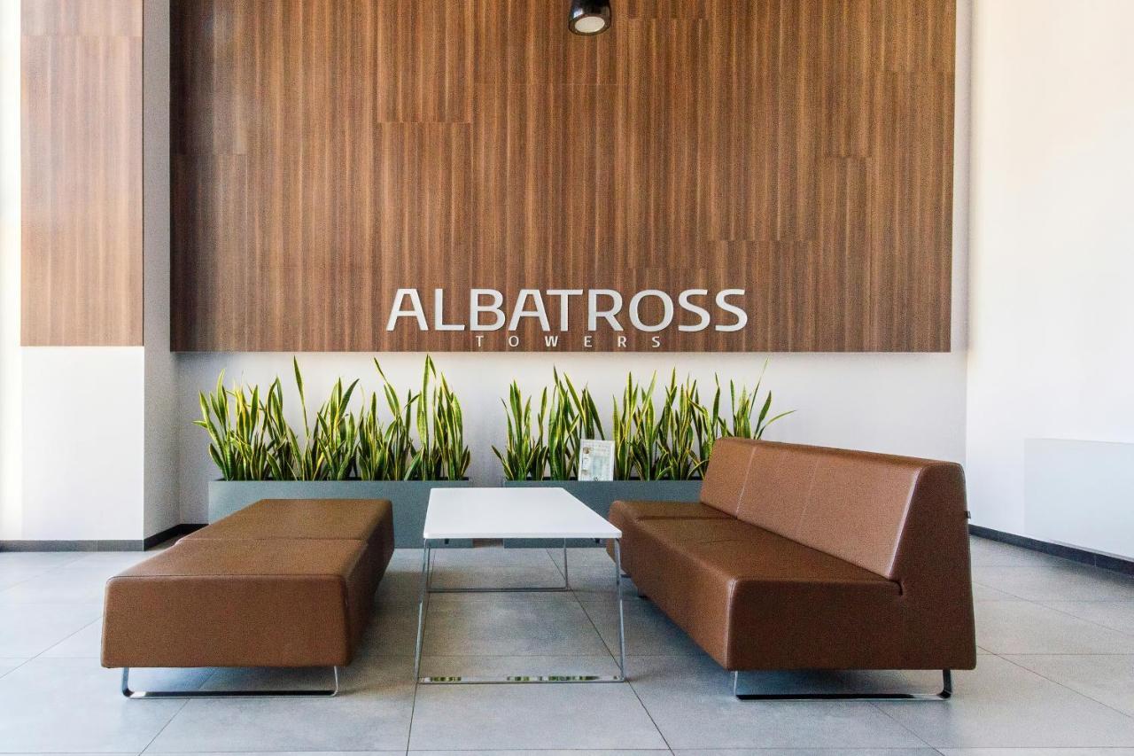 Albatross Towers Przymorze Apartments By Noclegi Renters กดัญสก์ ภายนอก รูปภาพ
